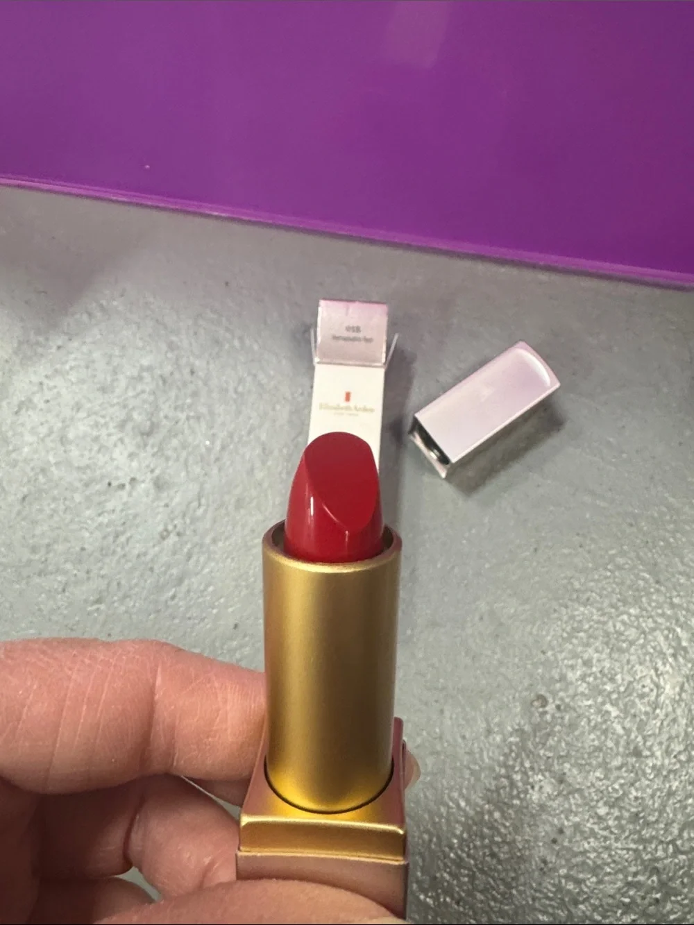 NEW Elizabeth Arden lipstick - color #018 Remarkable Red